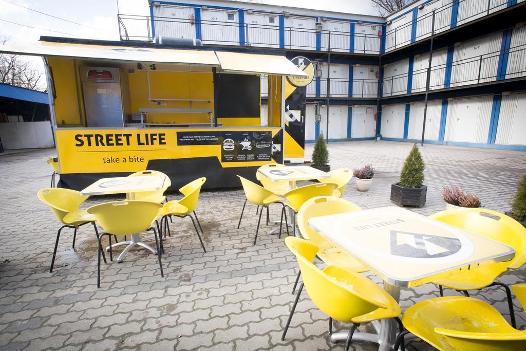 Hostel Metro Varsovia Exterior foto