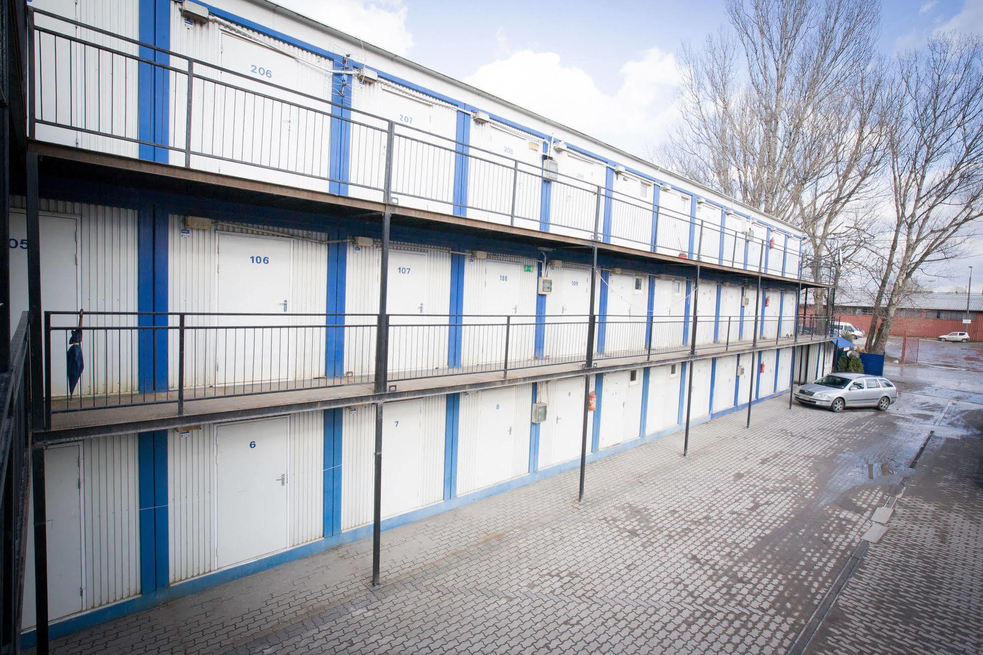 Hostel Metro Varsovia Exterior foto